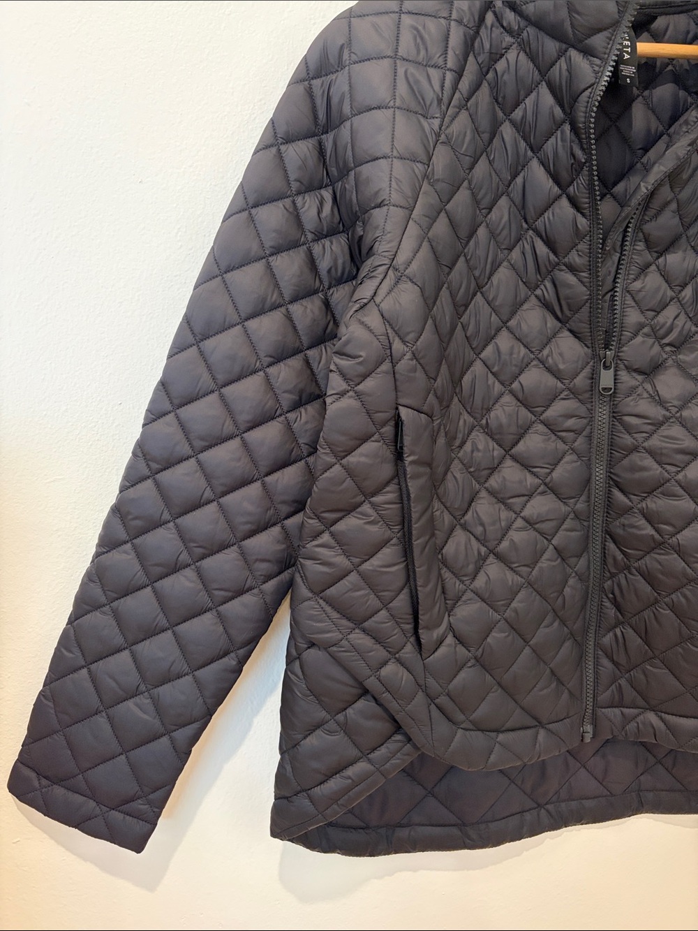 Athleta Whisper Jacket NWOT - Picture 8 of 10